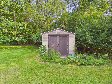 1114 West Lynwood Court Freeport IL 61032