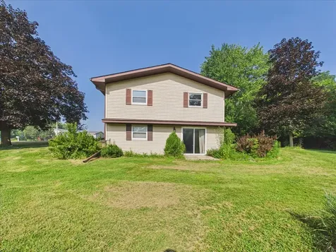 1114 West Lynwood Court Freeport IL 61032