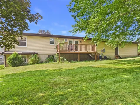 1114 West Lynwood Court Freeport IL 61032