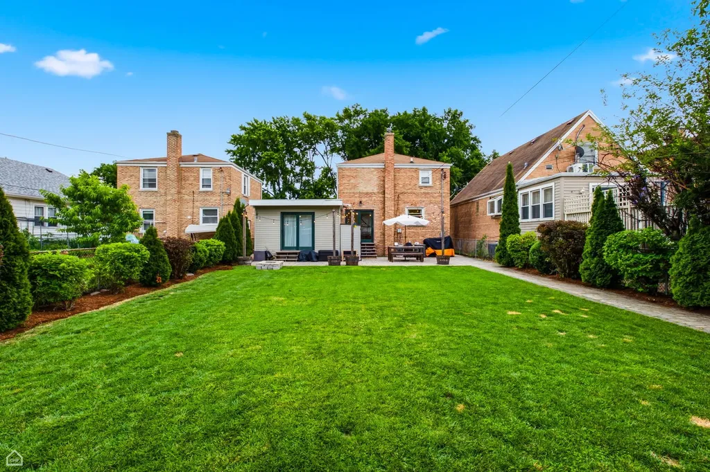 3634 North Pontiac Avenue Chicago IL 60634