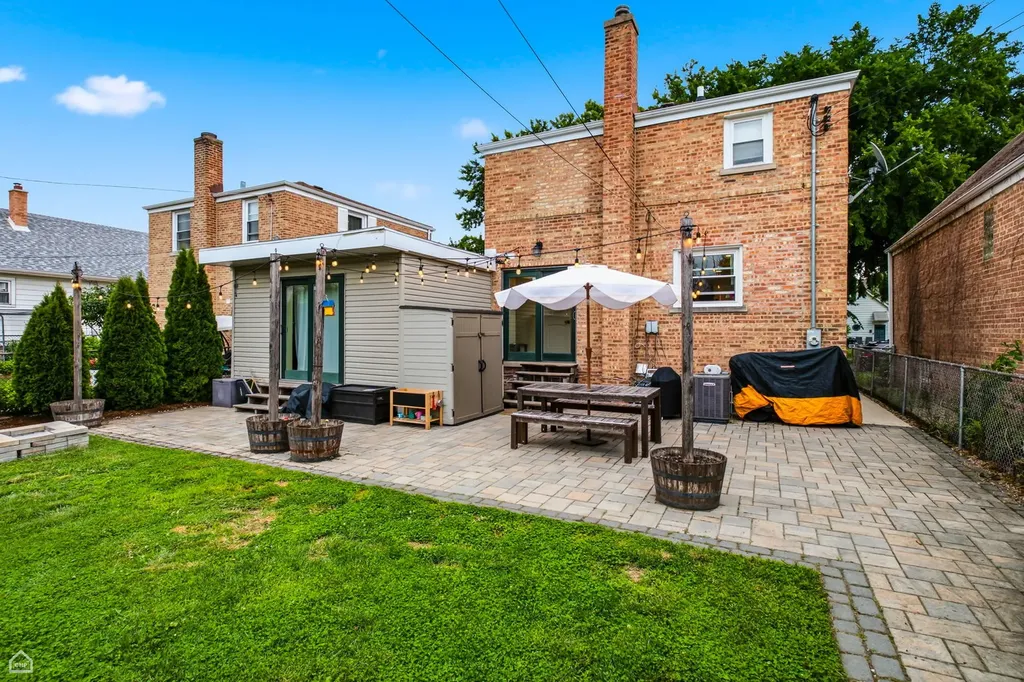 3634 North Pontiac Avenue Chicago IL 60634