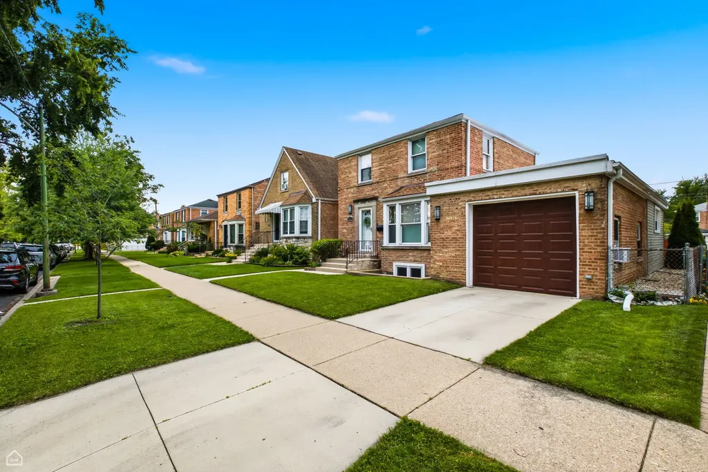 3634 North Pontiac Avenue Chicago IL 60634
