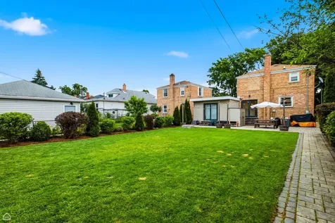3634 North Pontiac Avenue Chicago IL 60634