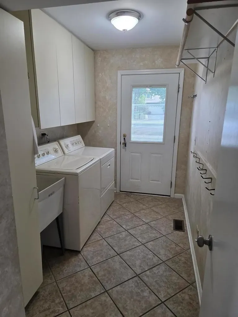 180 Farmgate Drive Schaumburg IL 60193