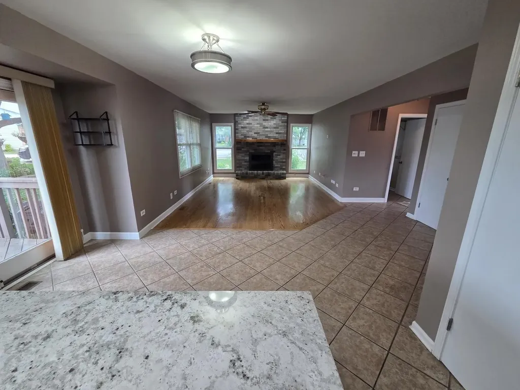 180 Farmgate Drive Schaumburg IL 60193