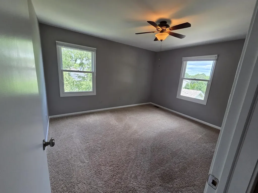 180 Farmgate Drive Schaumburg IL 60193
