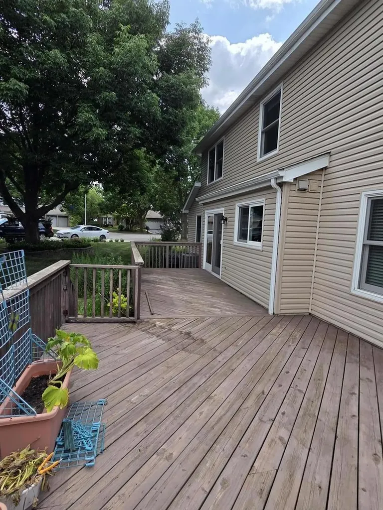 180 Farmgate Drive Schaumburg IL 60193