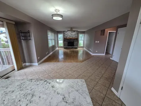 180 Farmgate Drive Schaumburg IL 60193