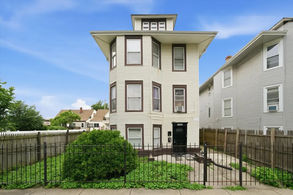2050 North Kenneth Avenue Chicago IL 60639