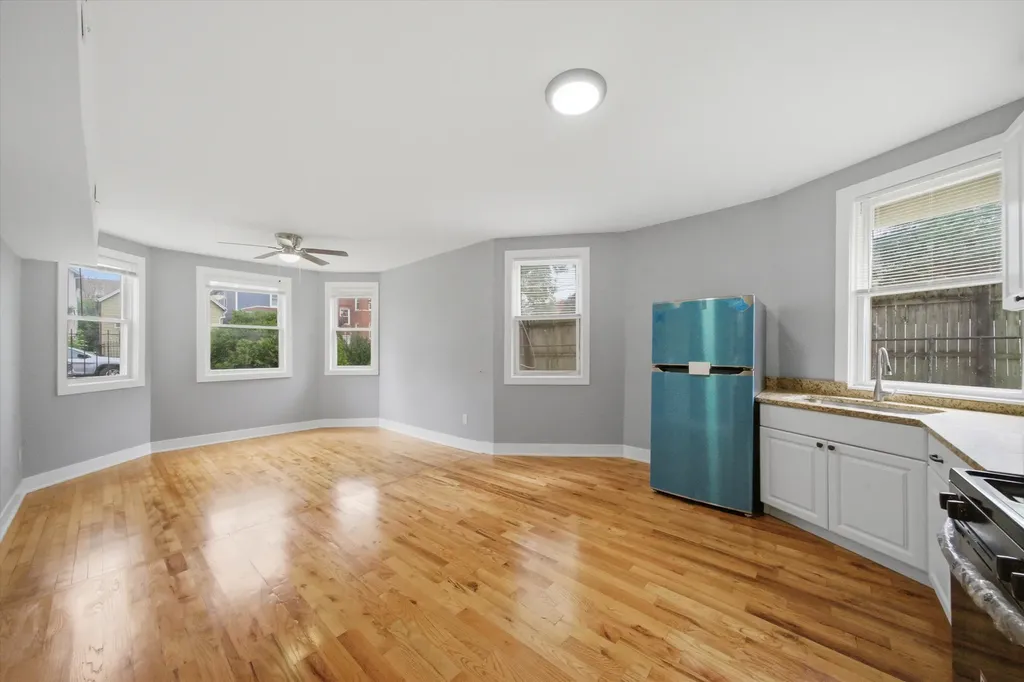 2050 North Kenneth Avenue Chicago IL 60639