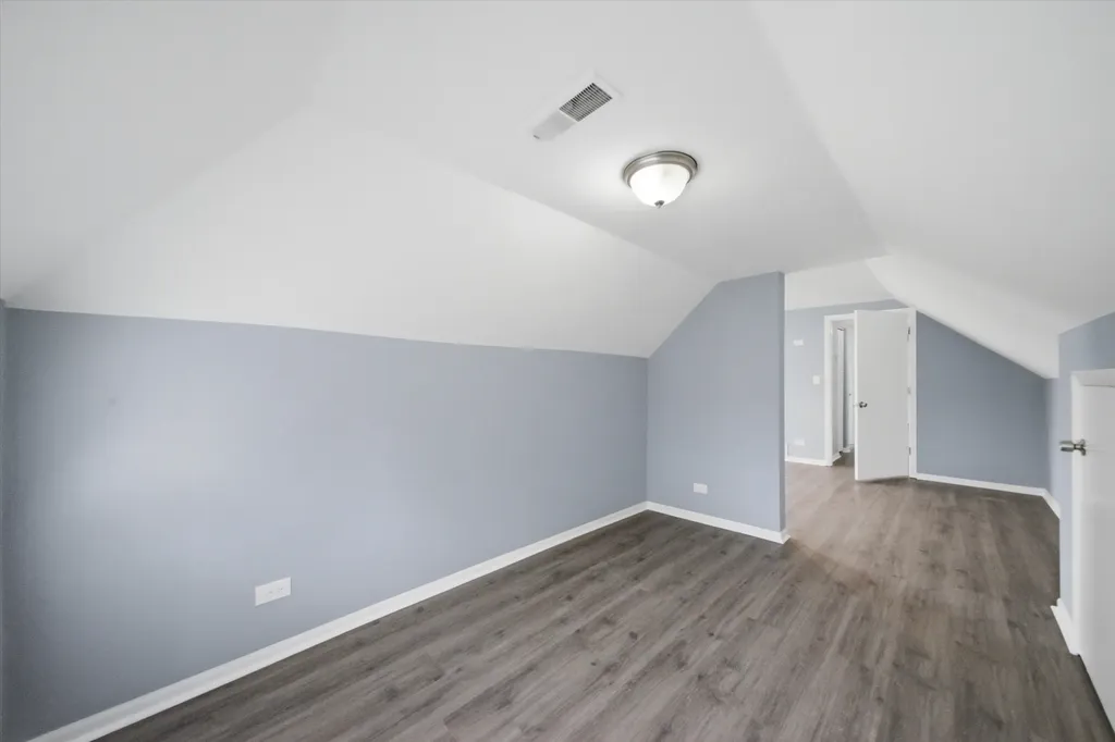 2050 North Kenneth Avenue Chicago IL 60639