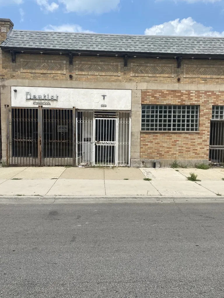 2814 East 79th Street Chicago IL 60649