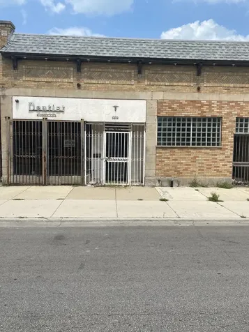 2814 East 79th Street Chicago IL 60649
