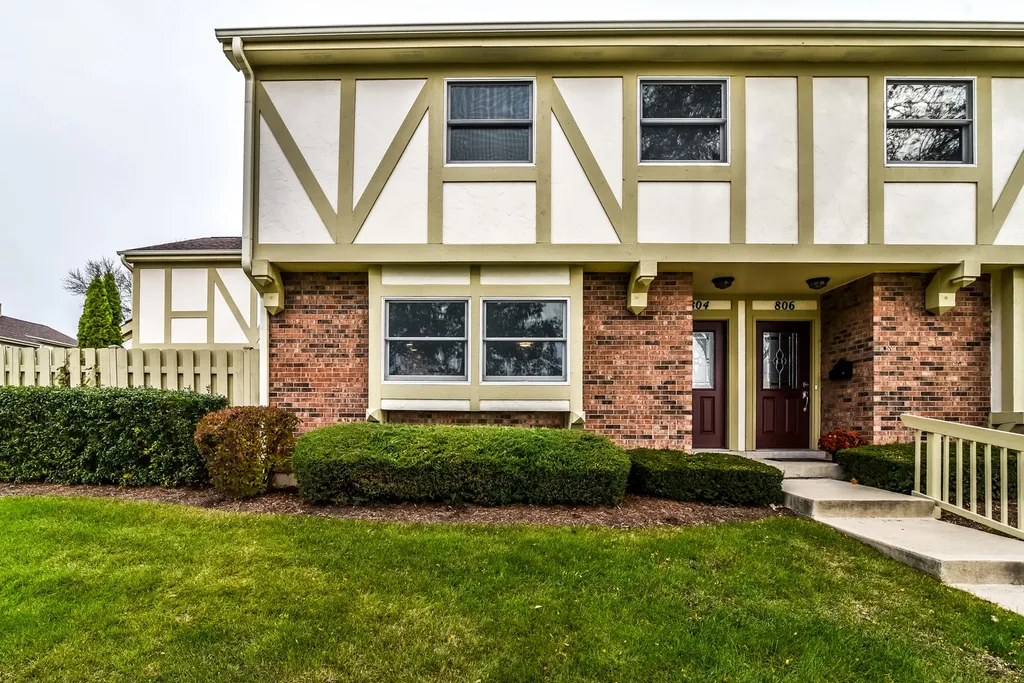 804 East Hillside Avenue Barrington IL 60010