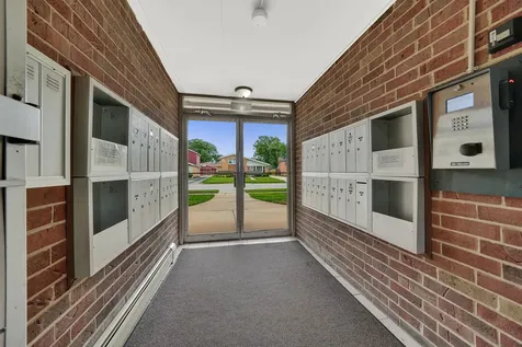 10210 Washington Avenue Oak Lawn IL 60453