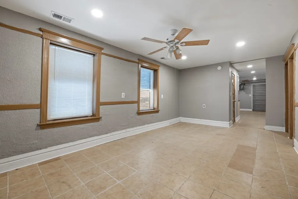4320 South Marshfield Avenue Chicago IL 60609
