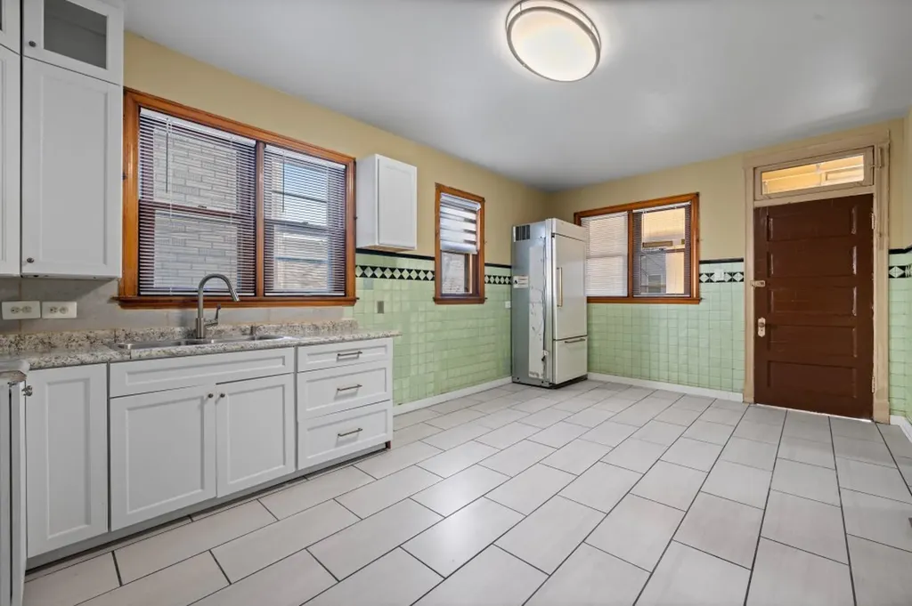 4320 South Marshfield Avenue Chicago IL 60609