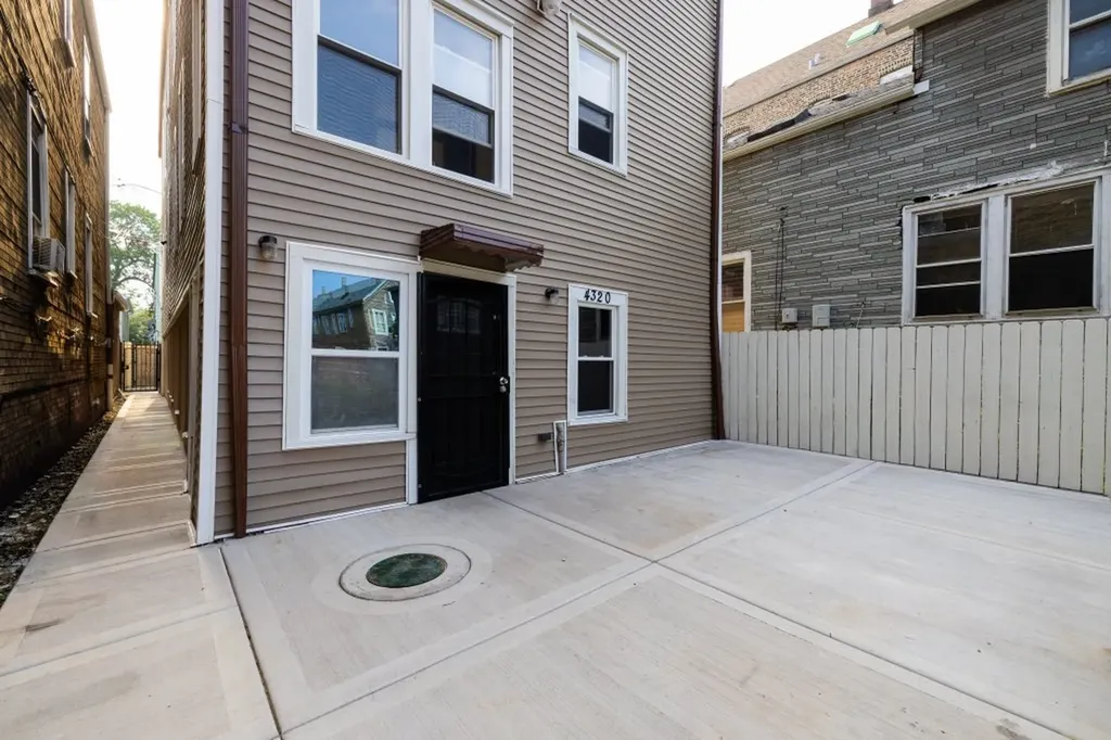 4320 South Marshfield Avenue Chicago IL 60609