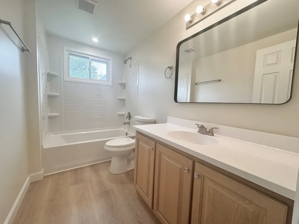 317 Hadleigh Road Bolingbrook IL 60440
