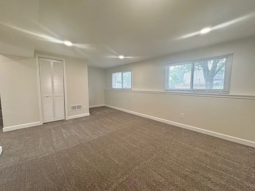 317 Hadleigh Road Bolingbrook IL 60440