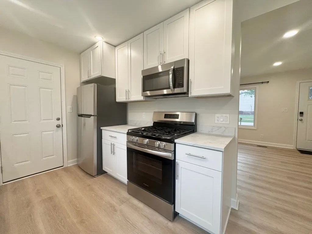317 Hadleigh Road Bolingbrook IL 60440