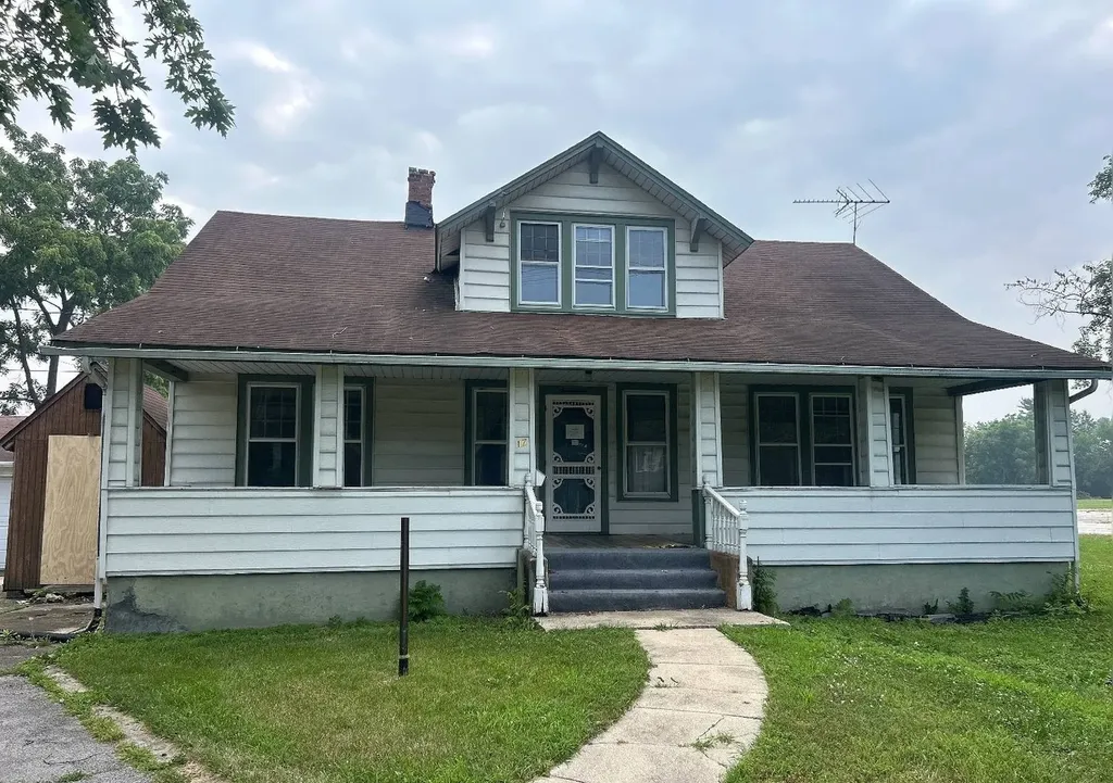17 South Wabash Avenue Glenwood IL 60425