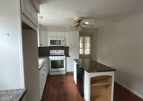 17 South Wabash Avenue Glenwood IL 60425