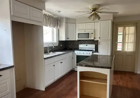 17 South Wabash Avenue Glenwood IL 60425