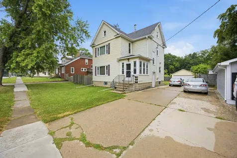 616 South Jefferson Street Woodstock IL 60098