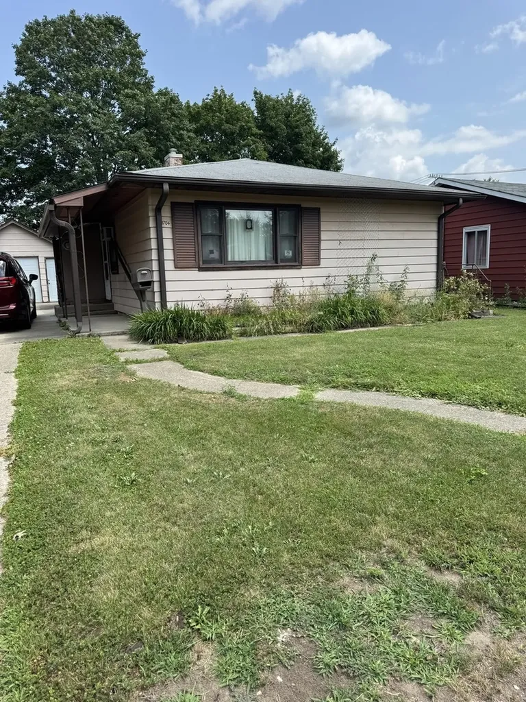 1704 19TH Avenue Sterling IL 61081