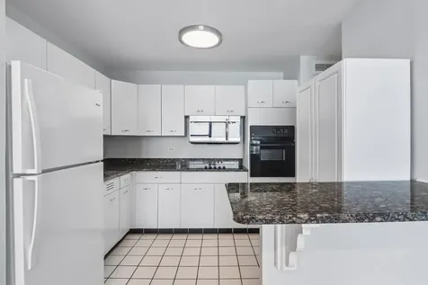 6301 North Sheridan Road Chicago IL 60660