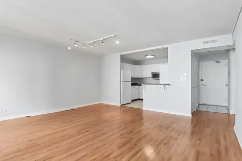 6301 North Sheridan Road Chicago IL 60660