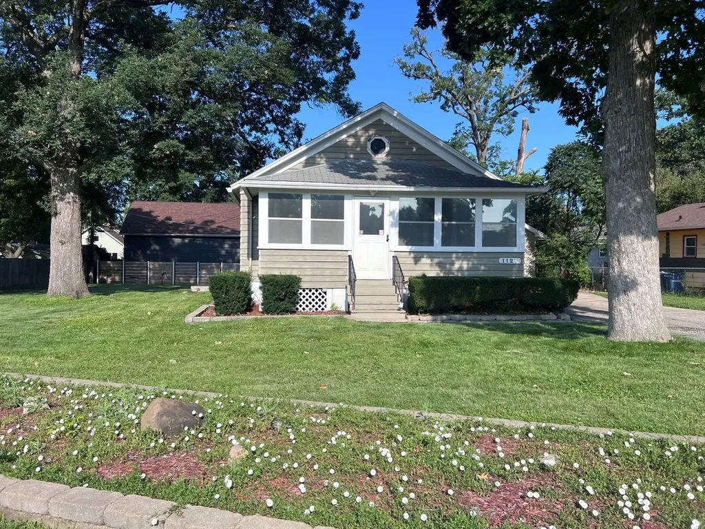 1127 Howell Place Aurora IL 60505