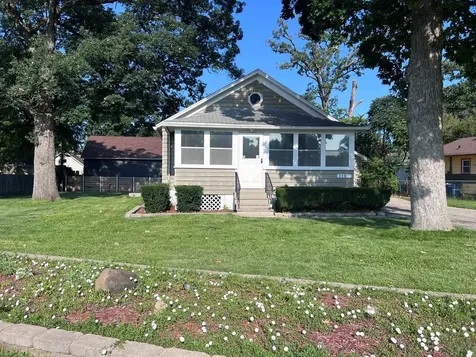1127 Howell Place Aurora IL 60505