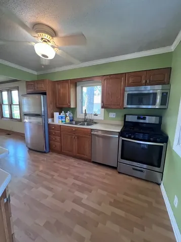 1127 Howell Place Aurora IL 60505