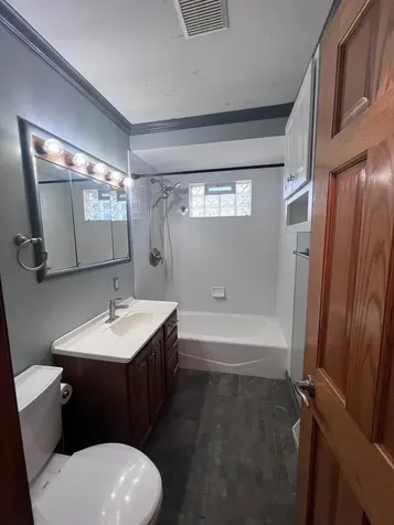 1127 Howell Place Aurora IL 60505