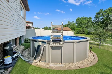 8840 Leslie Drive Orland Hills IL 60487