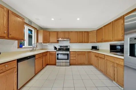 8840 Leslie Drive Orland Hills IL 60487