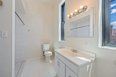 800 South Loomis Street Chicago IL 60607