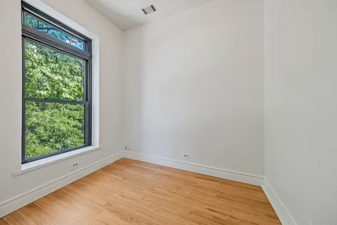 800 South Loomis Street Chicago IL 60607