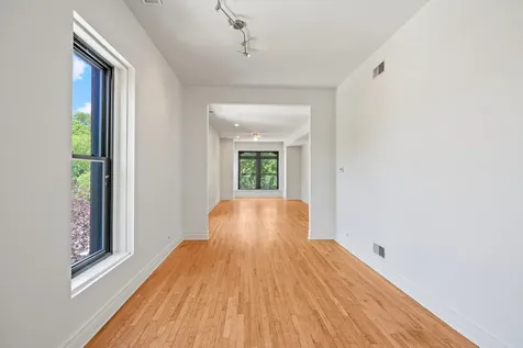800 South Loomis Street Chicago IL 60607