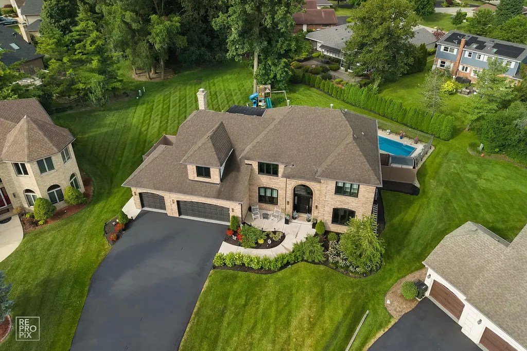 392 Crestwood Court Wood Dale IL 60191
