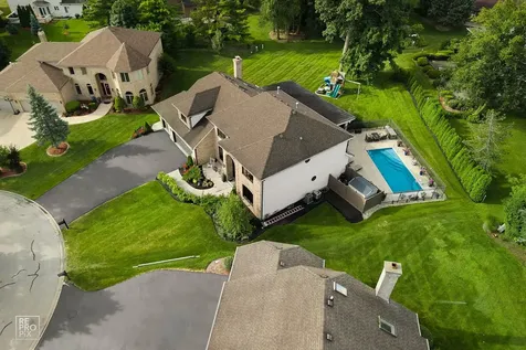 392 Crestwood Court Wood Dale IL 60191
