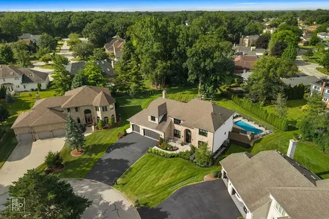 392 Crestwood Court Wood Dale IL 60191