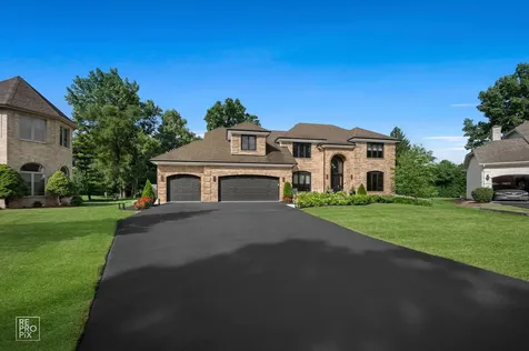392 Crestwood Court Wood Dale IL 60191