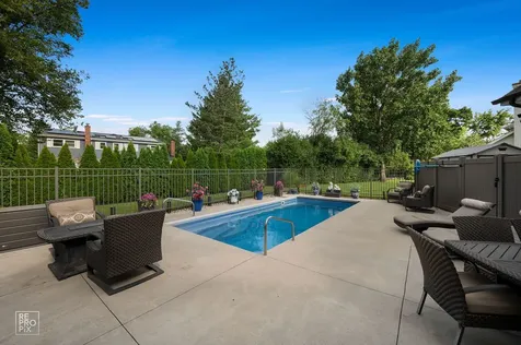 392 Crestwood Court Wood Dale IL 60191
