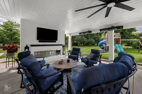 392 Crestwood Court Wood Dale IL 60191