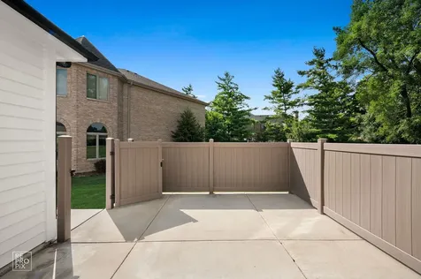 392 Crestwood Court Wood Dale IL 60191