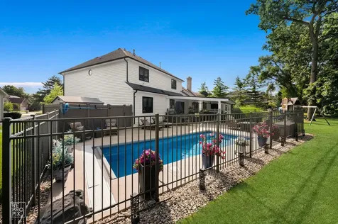 392 Crestwood Court Wood Dale IL 60191