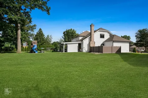 392 Crestwood Court Wood Dale IL 60191
